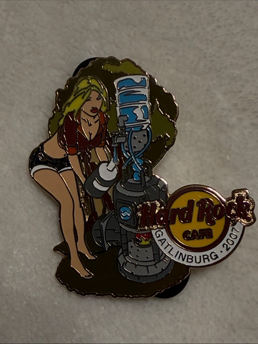 Hard Rock Cafe Hillbilly Girl Yellow & Red Logo Pin - Gatlinburg 2007 Limited